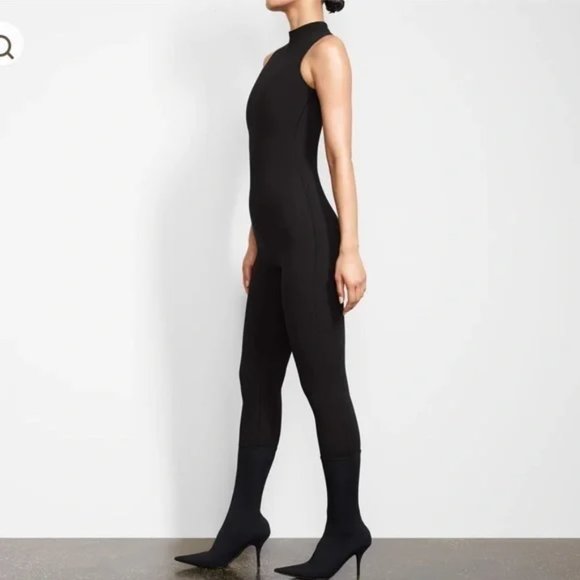 SKIMS Black Full Body Shapewear - Picture 3 of 5